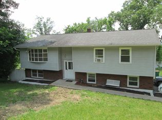 34 Robert Rd, Poughkeepsie, NY 12603