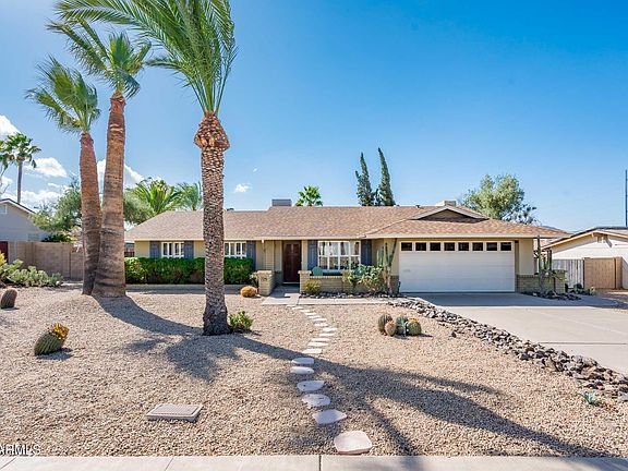 2nd image of 725 E Country Gables Drive