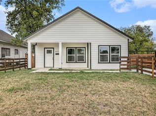 1615 E Hattie St, Fort Worth, TX 76104