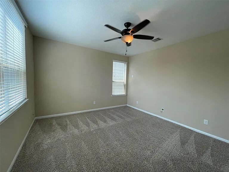 10418 Quiet Courtyard Rd — Photo 32