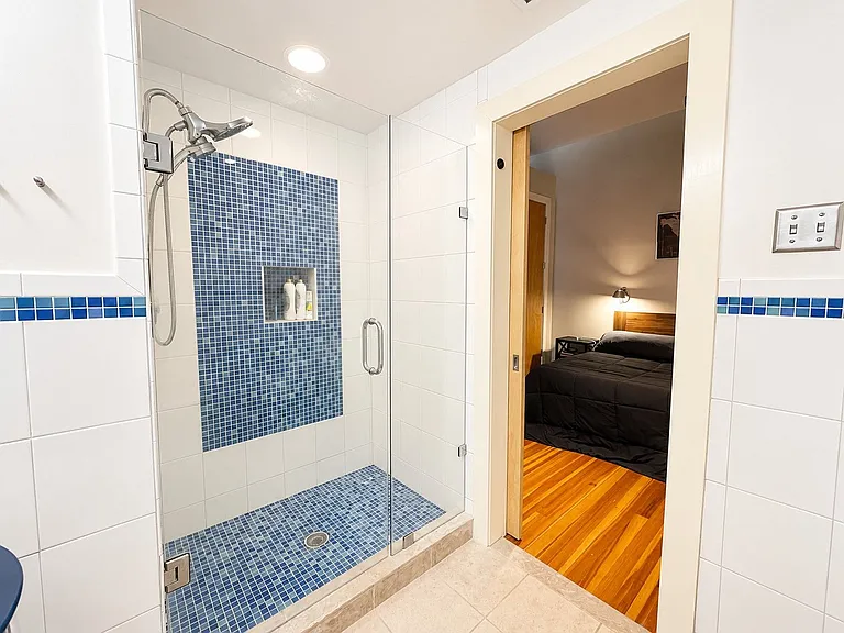 122 W Broughton St #MAIN — Photo 11