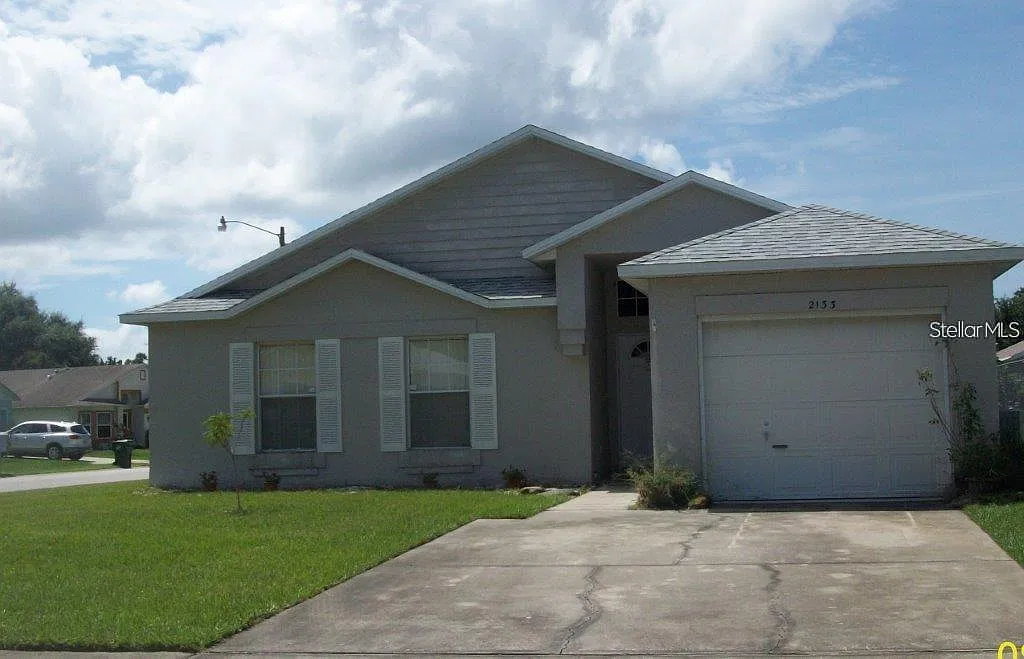 3 bed, 2.0 bath, 1345 sqft, $2,000 — Photo 1