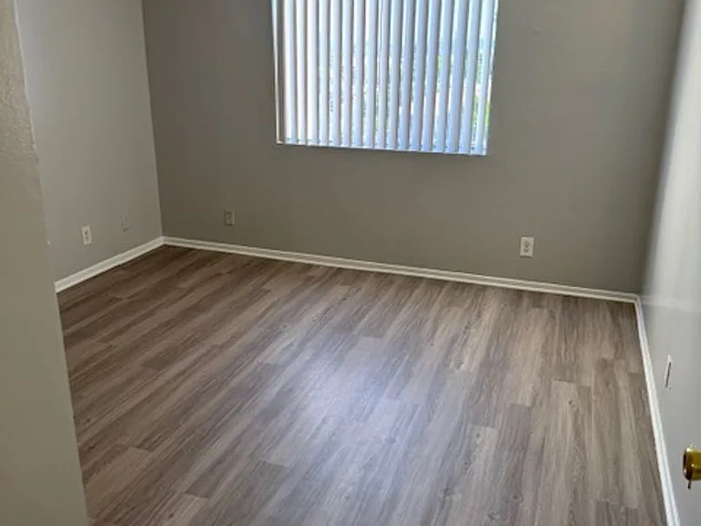 7817 Vineland Ave — Photo 19