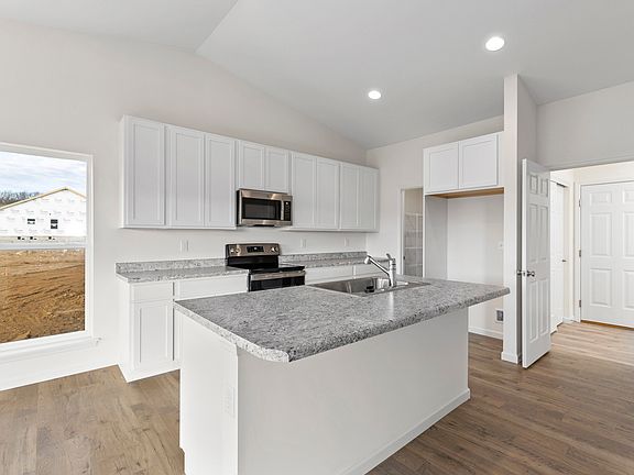 3rd image of 309 Arctic Fox Ct