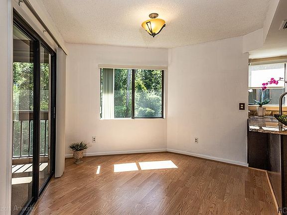 5th image of 14 Sherbury Ct #14
