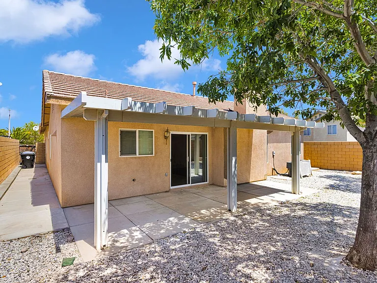 13085 Camden Ln — Photo 25