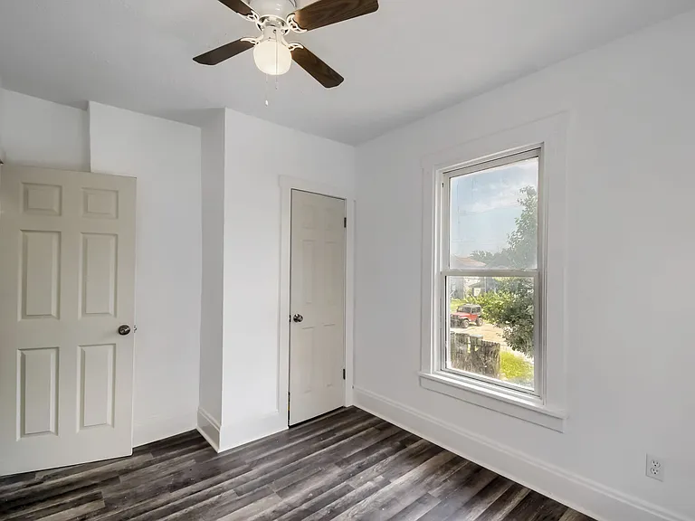 62-64 S Eureka Ave #62 — Photo 17