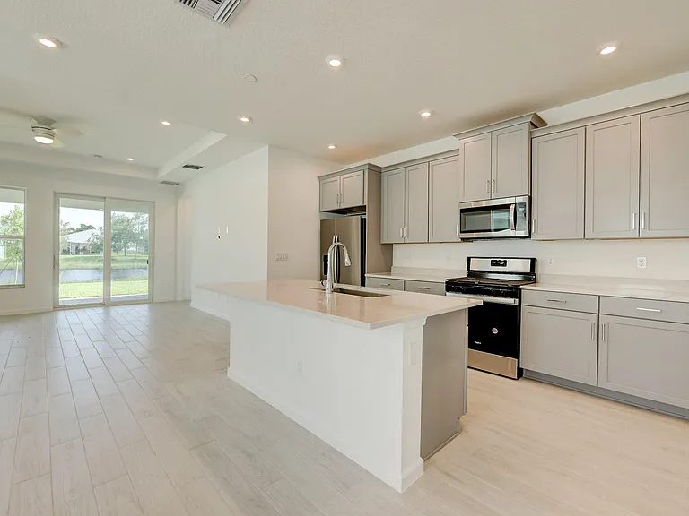 12712 SW Eleanor Dr — Photo 9