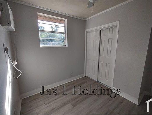 4th image of 5676 Akra Ave