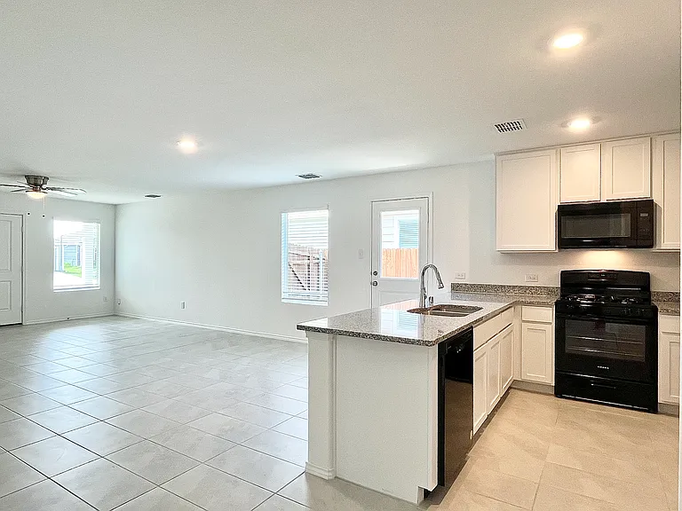 7212 Gray Wolf Ln — Photo 9