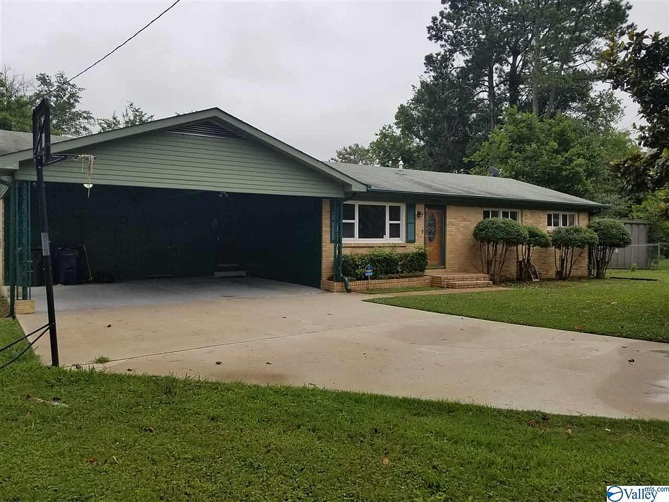 2nd image of 1502 Club View Cir NW