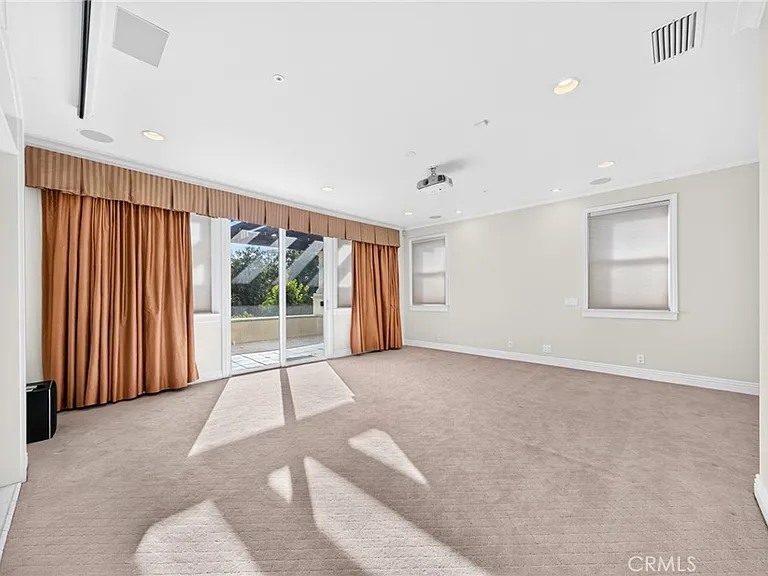 21004 Mendenhall Ct — Photo 37