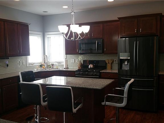 4th image of 7140 Lakeside Ct