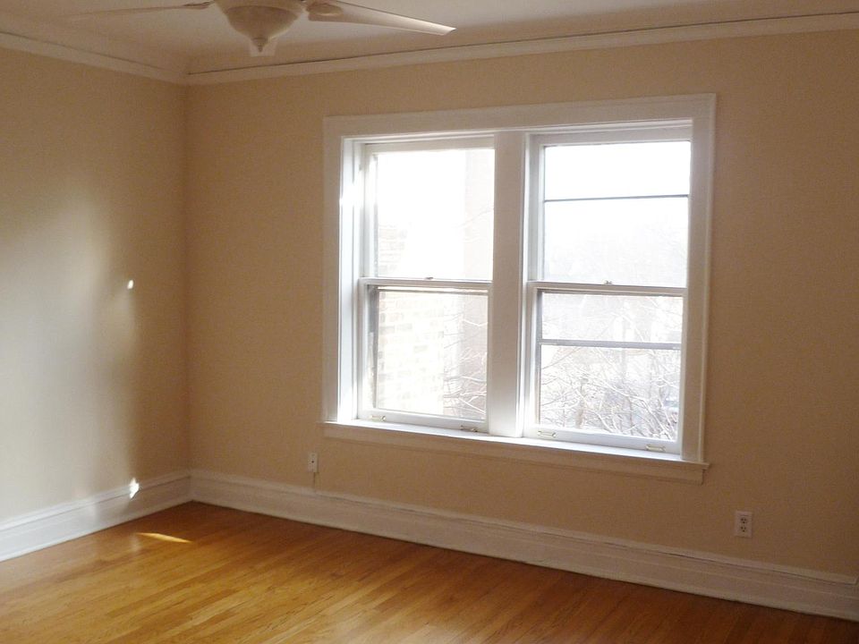 2nd image of 511 N Harlem Ave APT 3