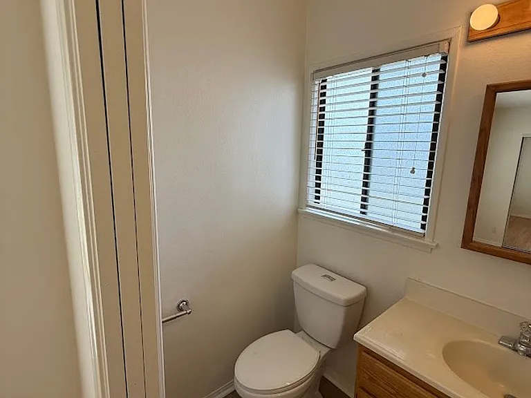 10866 Gerald Ave — Photo 20