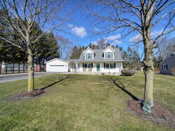 237 E Chestnut St, Petersburg, MI 49270