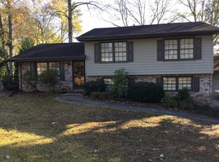 60 W Fairlawn Dr, Carrollton, GA 30117