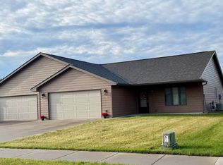 909 W 16th Ave, Mitchell, SD 57301