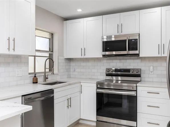 2002 SW Natura Boulevard #D, Deerfield Beach, FL 33441