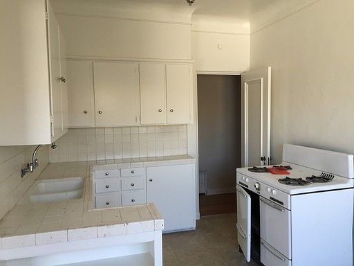 2nd image of 8323 Blackburn Ave APT 8