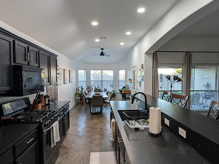 720 Abbeyglen Castle Dr — Photo 6