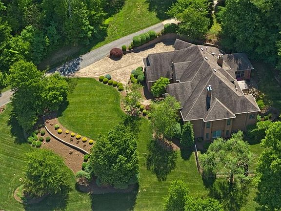 3rd image of 34 Alexander Dr