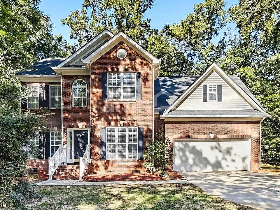 2142 Redwood Dr