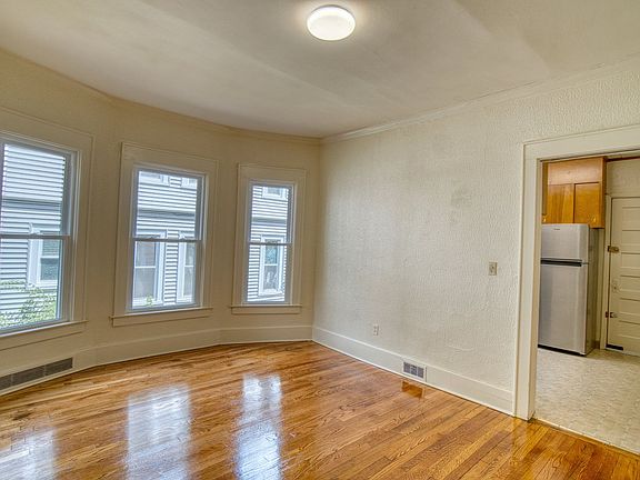 5th image of 689 Allen St #689.1