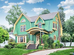 117 Leonia Ave, Leonia, NJ 07605
