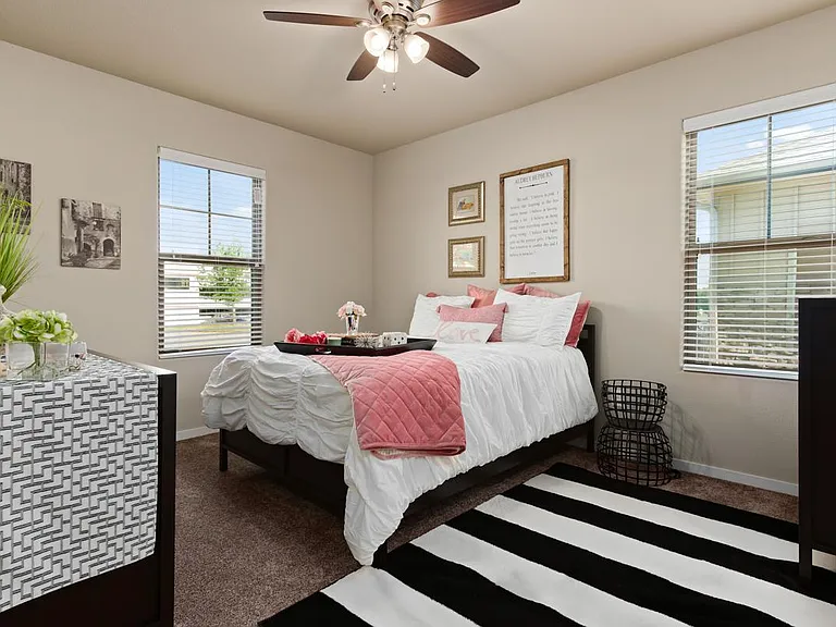 K-Ten Place Apartments — Photo 17