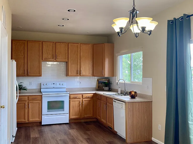 Kitchen and kitchen nook