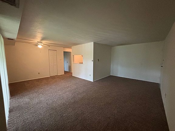5th image of 3005 Garden Apartment Dr APT 14