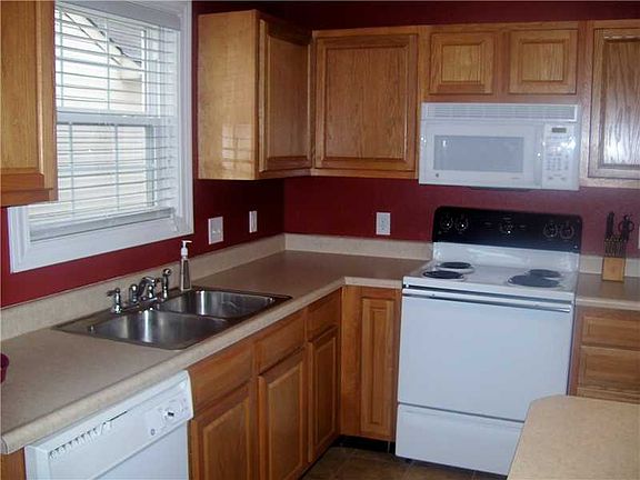 5th image of 10920 Sweet Creek Trl