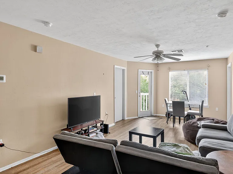 4000 SW 23rd St #3-302 — Photo 16