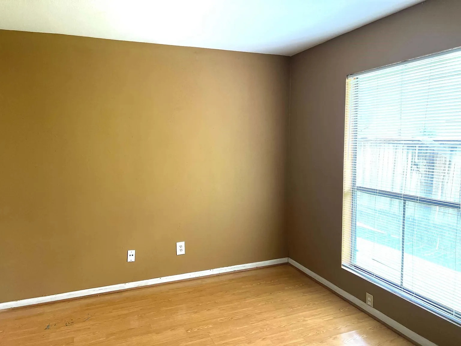 2 bed, 1.5 bath, 700 sqft, $950 — Photo 4