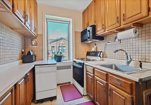 3rd image of 57 Park Ter W APT 6E