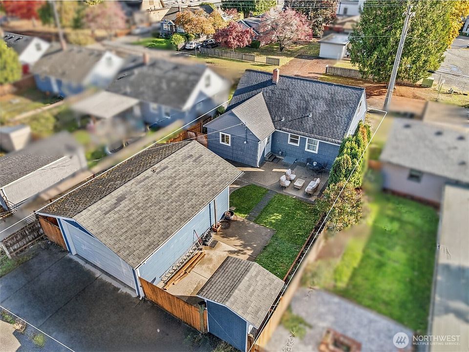 1st image of 728 5th Street SE