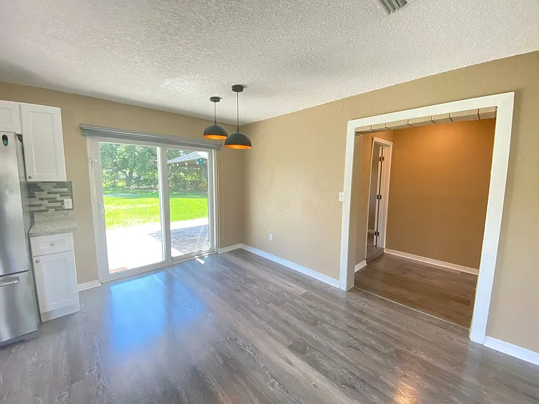 908 Teatro Ct — Photo 5