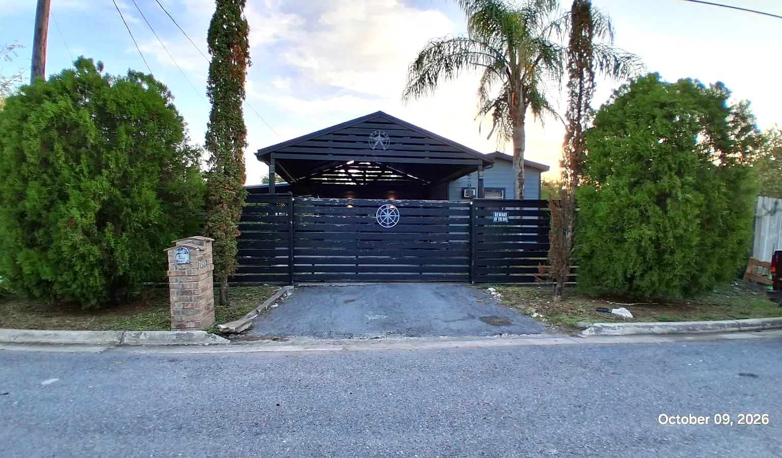 3 bed, 1.5 bath, 580 sqft, $1,200 — Photo 1
