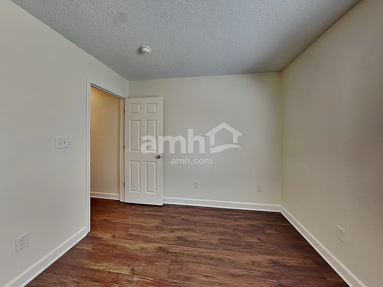 12483 Old Pond Rd — Photo 11