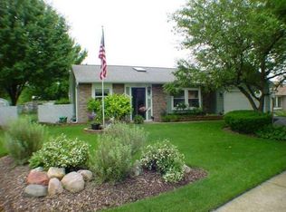 1375 Adler Ln, Elgin, IL