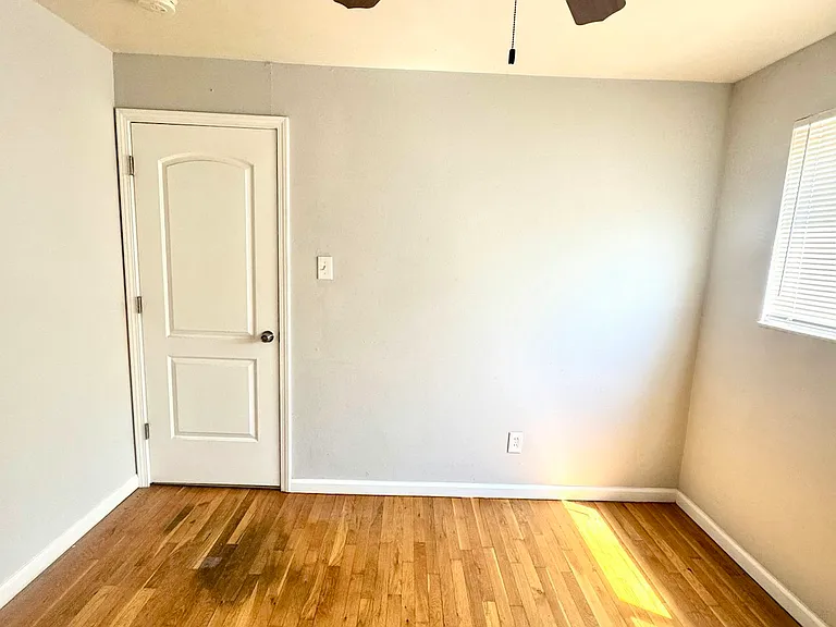 5225 Southwest Ave #105 — Photo 22