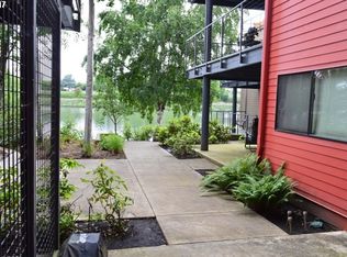 920 NW Naito Pkwy APT J23, Portland, OR