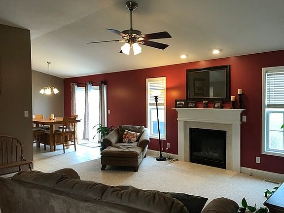 5th image of 830 Peony Ln