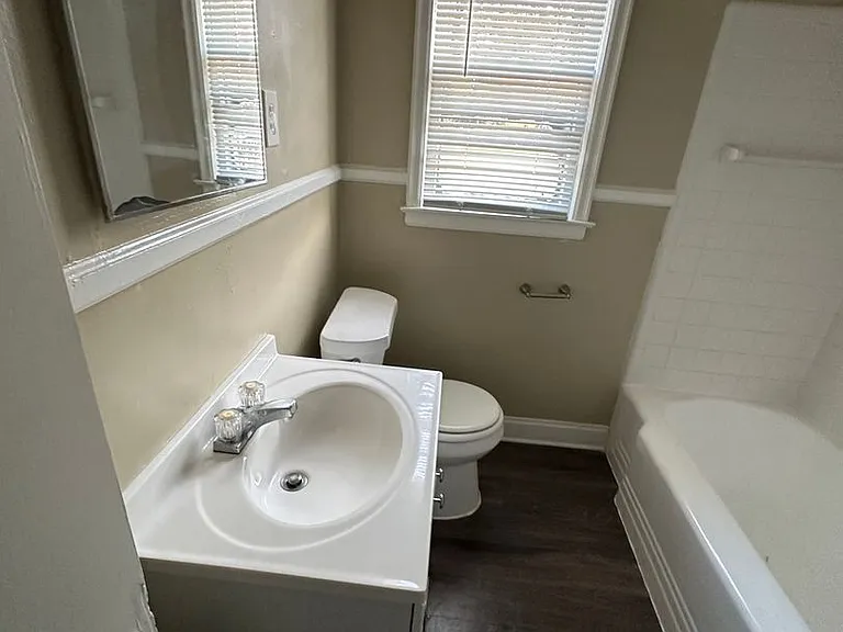 2045 Lamar Ave — Photo 14