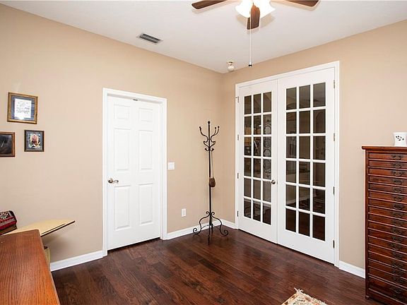 5th image of 9041 Pinebreeze Dr