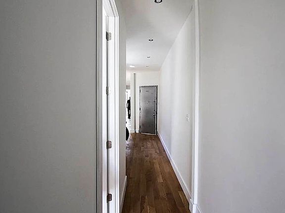 5th image of 344 Marion St #3B