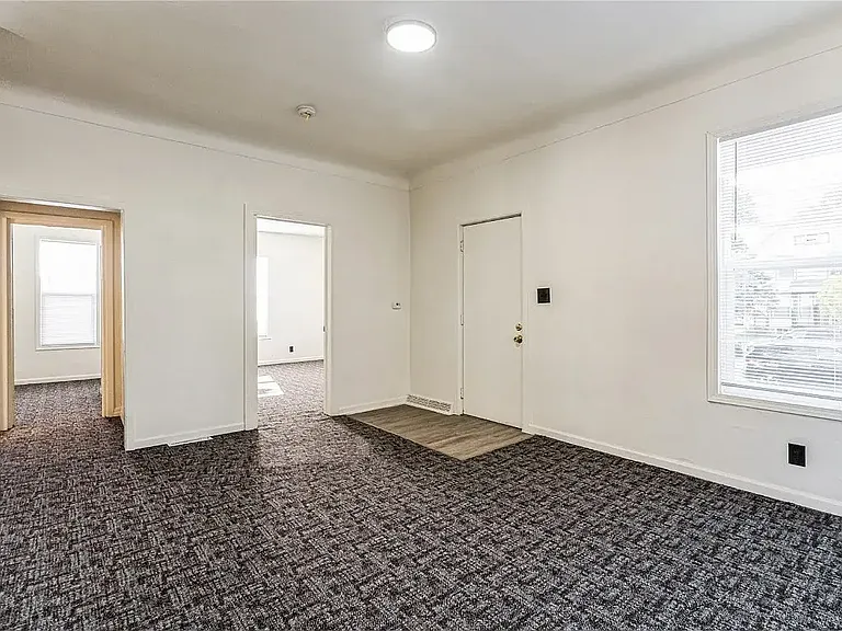 1613 A Ave NE #2 — Photo 6