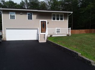 41 Red Coach Trl, Ballston Spa, NY 12020