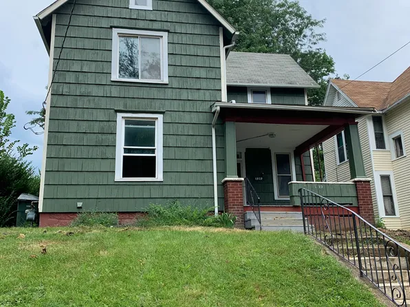 1929 Tuscarawas St E, Canton, OH 44707